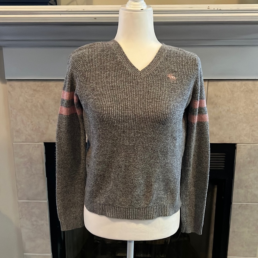 Abercrombie kids gray v-neck with sparkly pink stripes on sleeve. Size 11/12